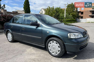 Седан Opel Astra 2005 в 