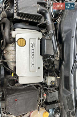 Седан Opel Astra 2005 в 