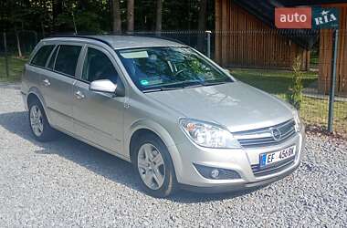 Универсал Opel Astra 2010 в Радивилове