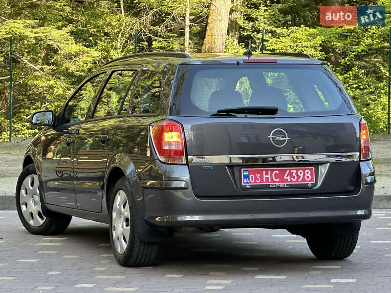 Універсал Opel Astra 2009 в Дрогобичі