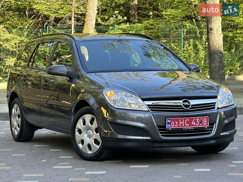 Універсал Opel Astra 2009 в Дрогобичі