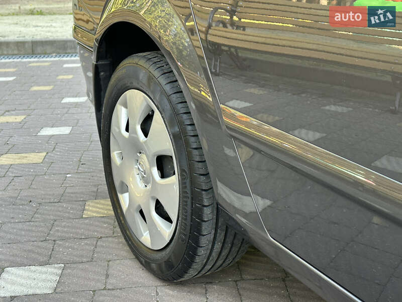 Універсал Opel Astra 2009 в Дрогобичі