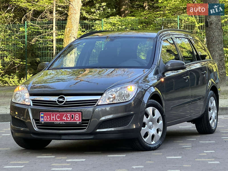 Універсал Opel Astra 2009 в Дрогобичі