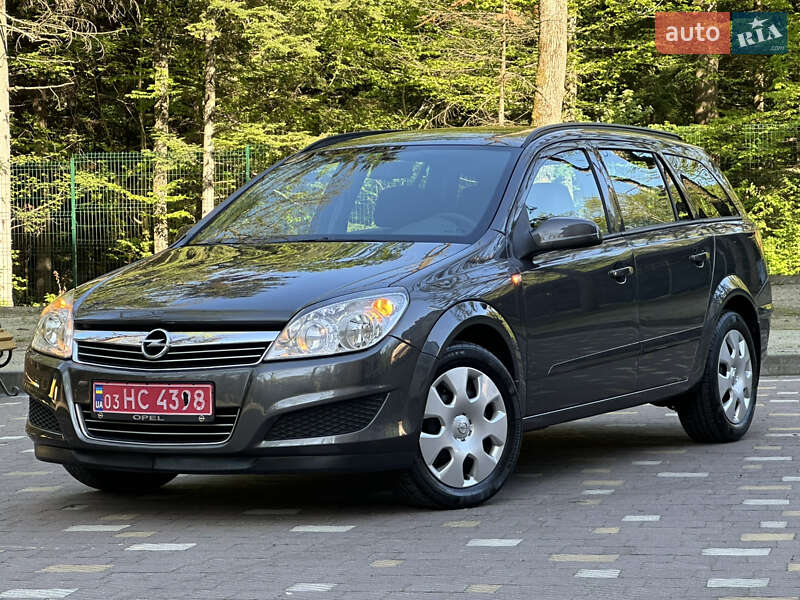 Універсал Opel Astra 2009 в Дрогобичі