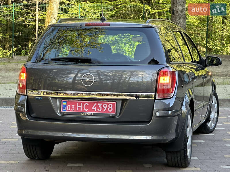 Універсал Opel Astra 2009 в Дрогобичі