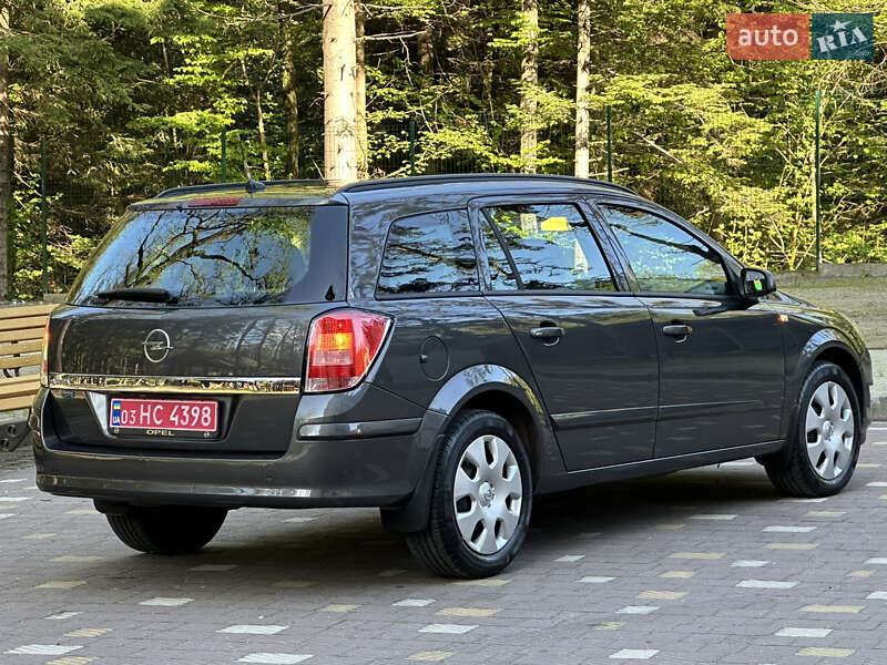 Універсал Opel Astra 2009 в Дрогобичі