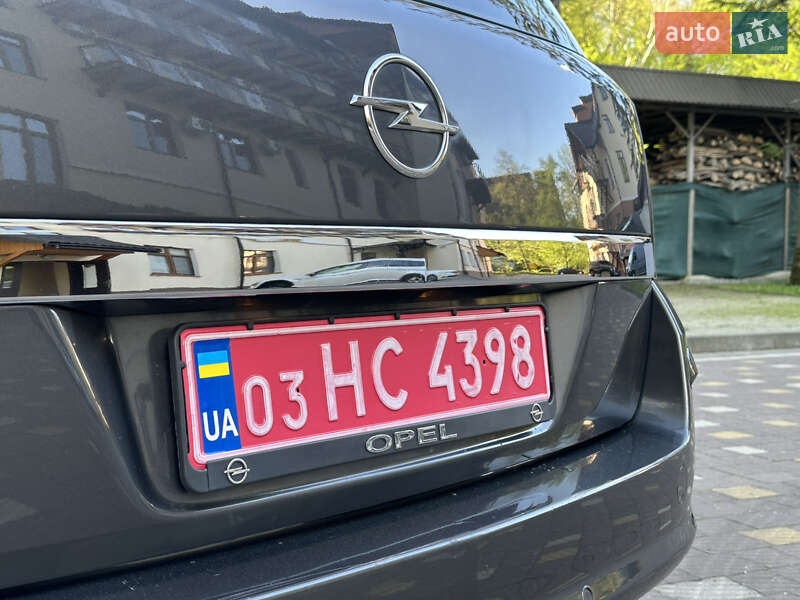 Універсал Opel Astra 2009 в Дрогобичі