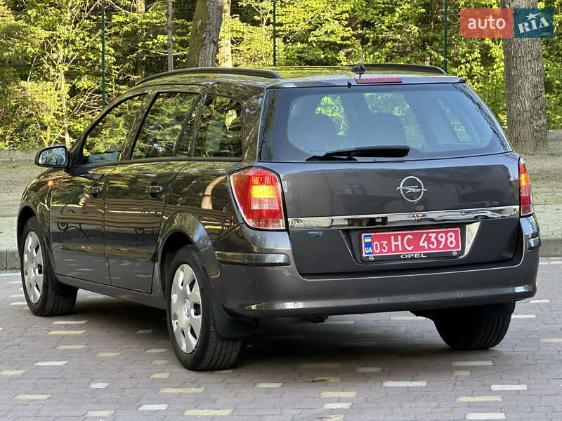 Універсал Opel Astra 2009 в Дрогобичі