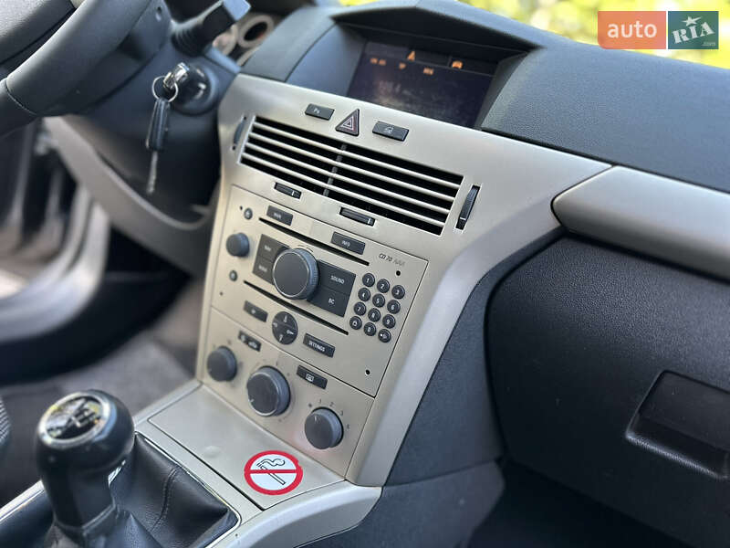 Універсал Opel Astra 2009 в Дрогобичі