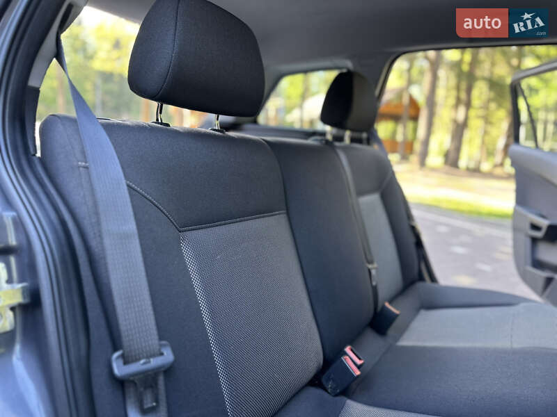 Універсал Opel Astra 2009 в Дрогобичі