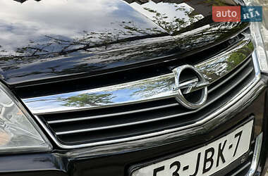 Универсал Opel Astra 2009 в 
