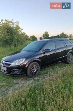Универсал Opel Astra 2008 в Полтаве