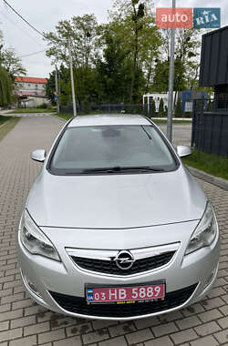 Хэтчбек Opel Astra 2010 в 