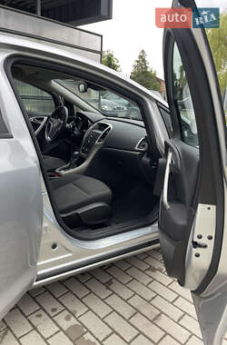 Хэтчбек Opel Astra 2010 в 
