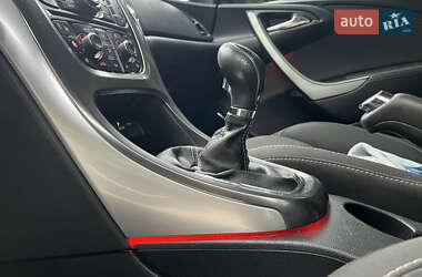 Універсал Opel Astra 2011 в 