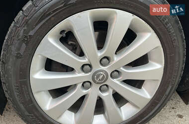Універсал Opel Astra 2011 в 