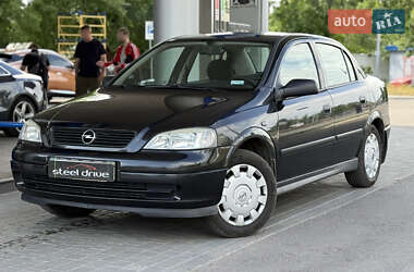 Седан Opel Astra 2006 в 