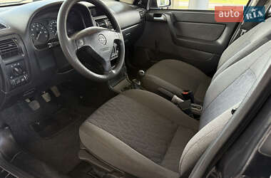 Седан Opel Astra 2006 в 