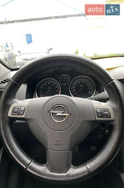 Универсал Opel Astra 2004 в 