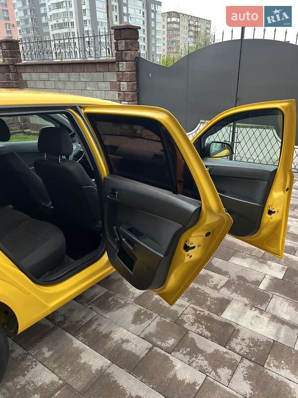 Универсал Opel Astra 2009 в Ровно