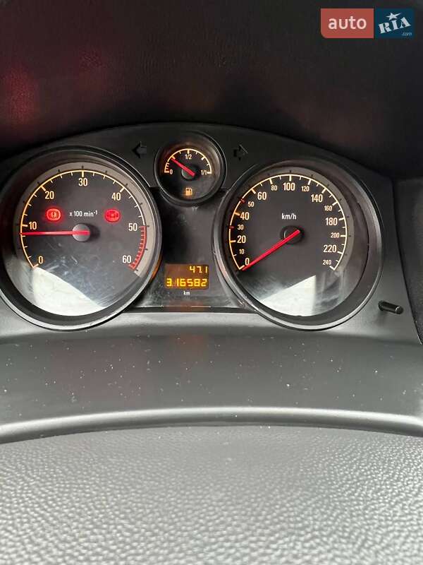 Универсал Opel Astra 2009 в Ровно