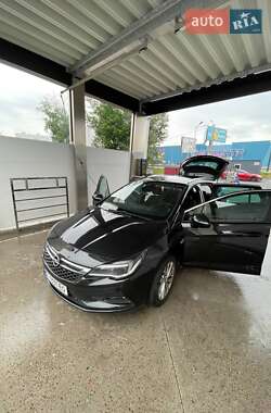Универсал Opel Astra 2016 в 