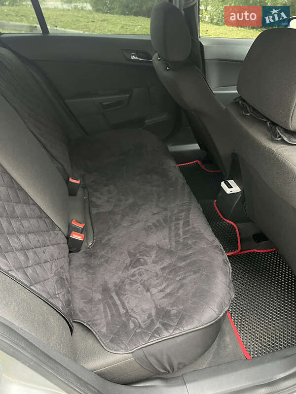 Хетчбек Opel Astra 2004 в Новояворівську