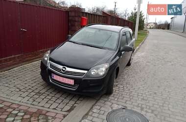 Универсал Opel Astra 2012 в 