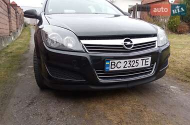 Универсал Opel Astra 2012 в 
