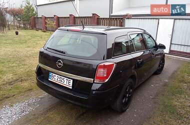 Универсал Opel Astra 2012 в 