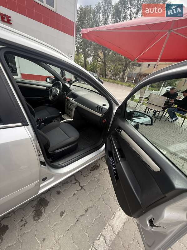 Универсал Opel Astra 2008 в Калуше
