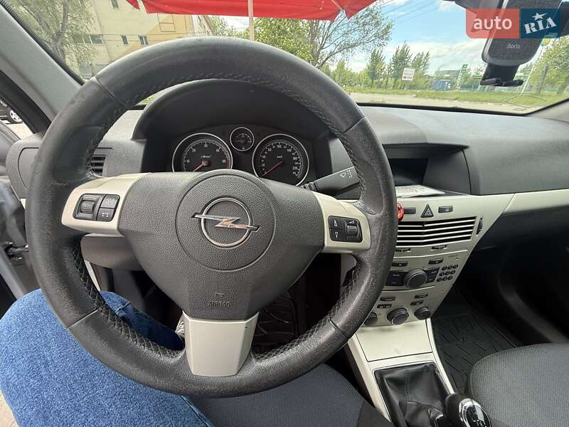 Универсал Opel Astra 2008 в Калуше