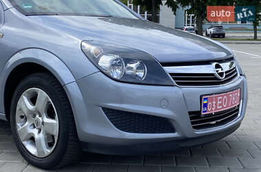 Універсал Opel Astra 2009 в 