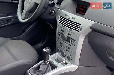 Універсал Opel Astra 2009 в 