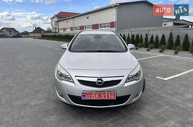 Универсал Opel Astra 2011 в 