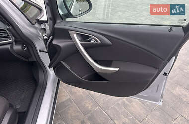Универсал Opel Astra 2011 в 