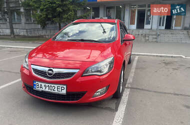 Универсал Opel Astra 2010 в 