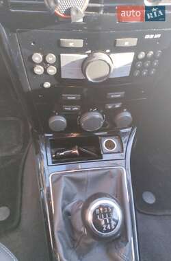Універсал Opel Astra 2010 в 