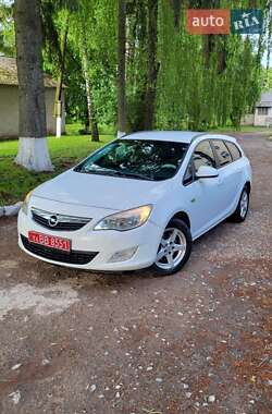 Универсал Opel Astra 2011 в Тернополе
