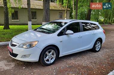 Универсал Opel Astra 2011 в Тернополе