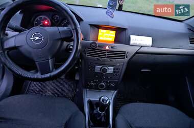 Універсал Opel Astra 2005 в 
