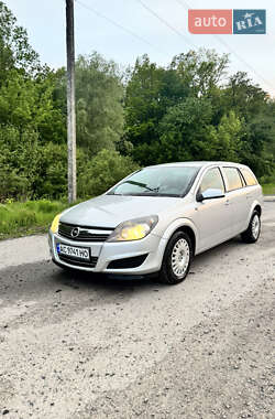 Універсал Opel Astra 2009 в Луцьку