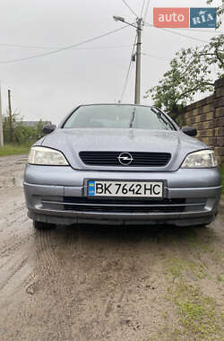 Седан Opel Astra 2008 в Сарнах