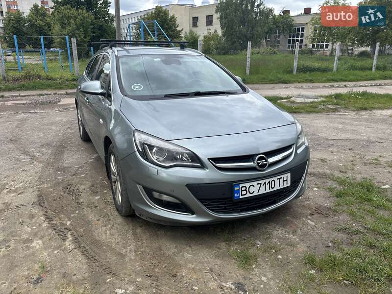 Универсал Opel Astra 2012 в Львове
