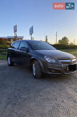 Хетчбек Opel Astra 2012 в Києві