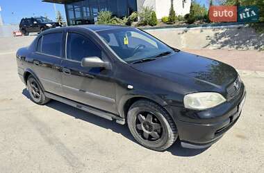 Седан Opel Astra 2006 в 