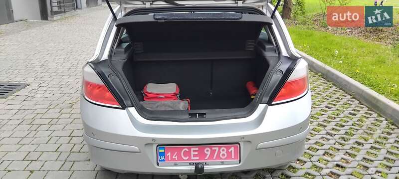 Хетчбек Opel Astra 2006 в Івано-Франківську