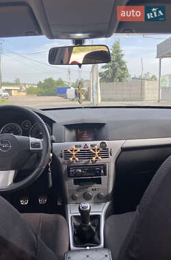 Хетчбек Opel Astra 2007 в 