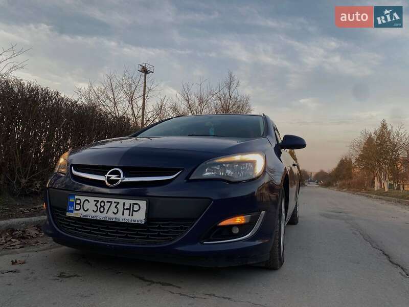Универсал Opel Astra 2012 в 