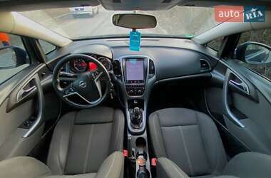 Универсал Opel Astra 2012 в 